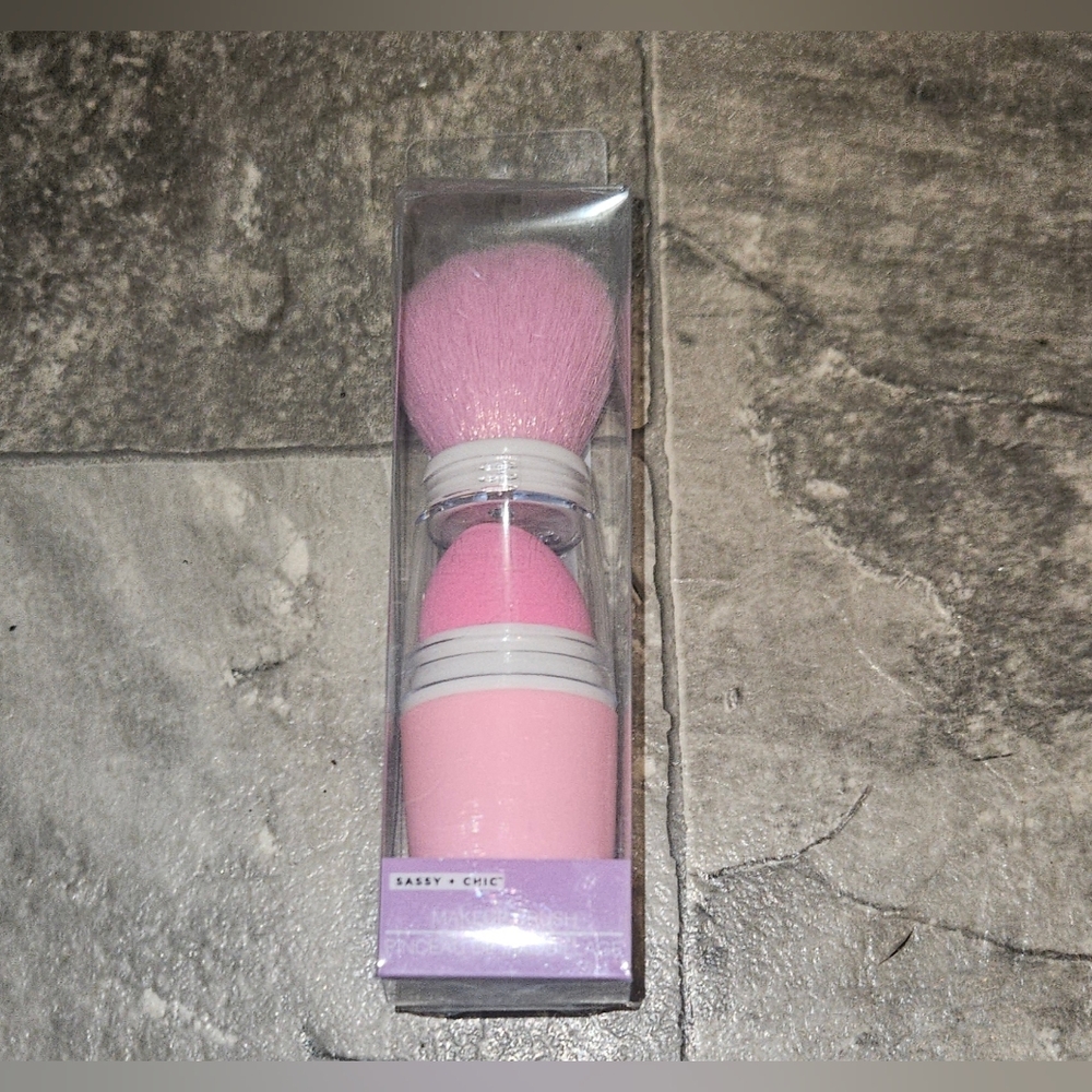 Sassy + Chic Pink Travel Makeup Brush Set BNIB